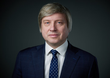Антон Ефремов, Центральный офис компании Юникон