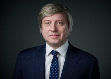 Антон Ефремов, 